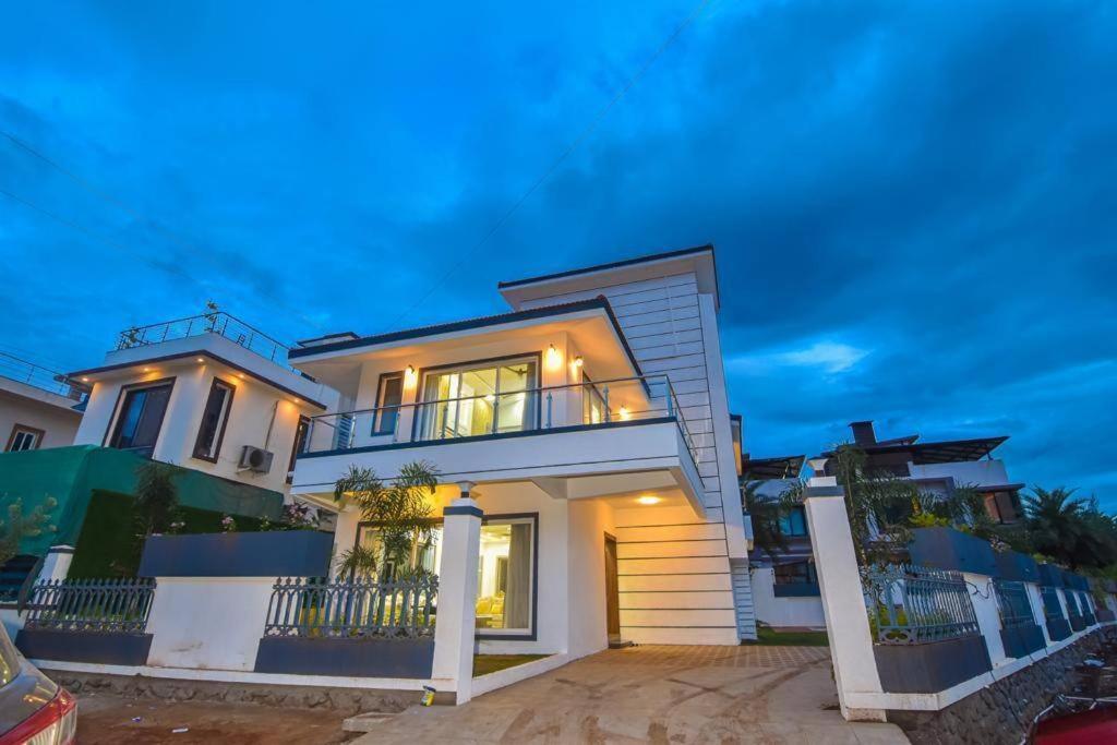 Royal Paradise Villa Lonavala Dış mekan fotoğraf